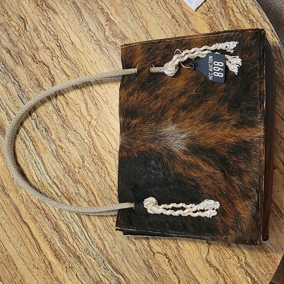 Cowhide Rope Purse - Picture 4 of 9